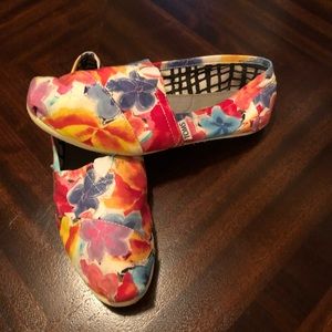 Floral Toms